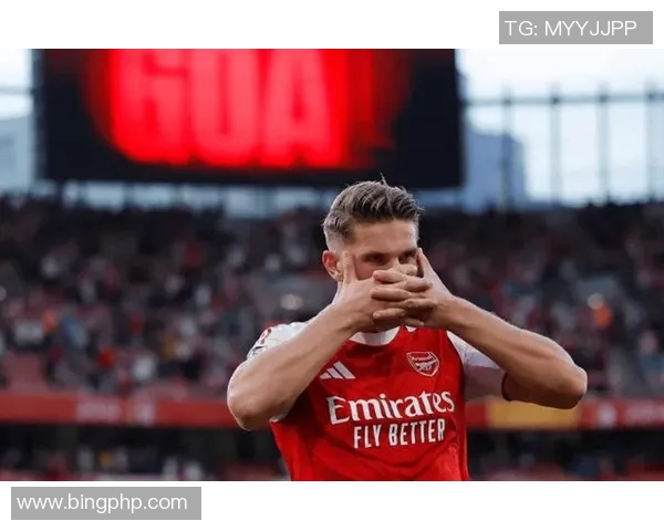 英超最新动态：曼联利物浦同陷困境阿森纳强势领跑势不可挡